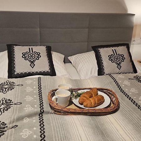 Apartament Klasyczny Z Widokiem Na Giewont 코스실리스코 외부 사진